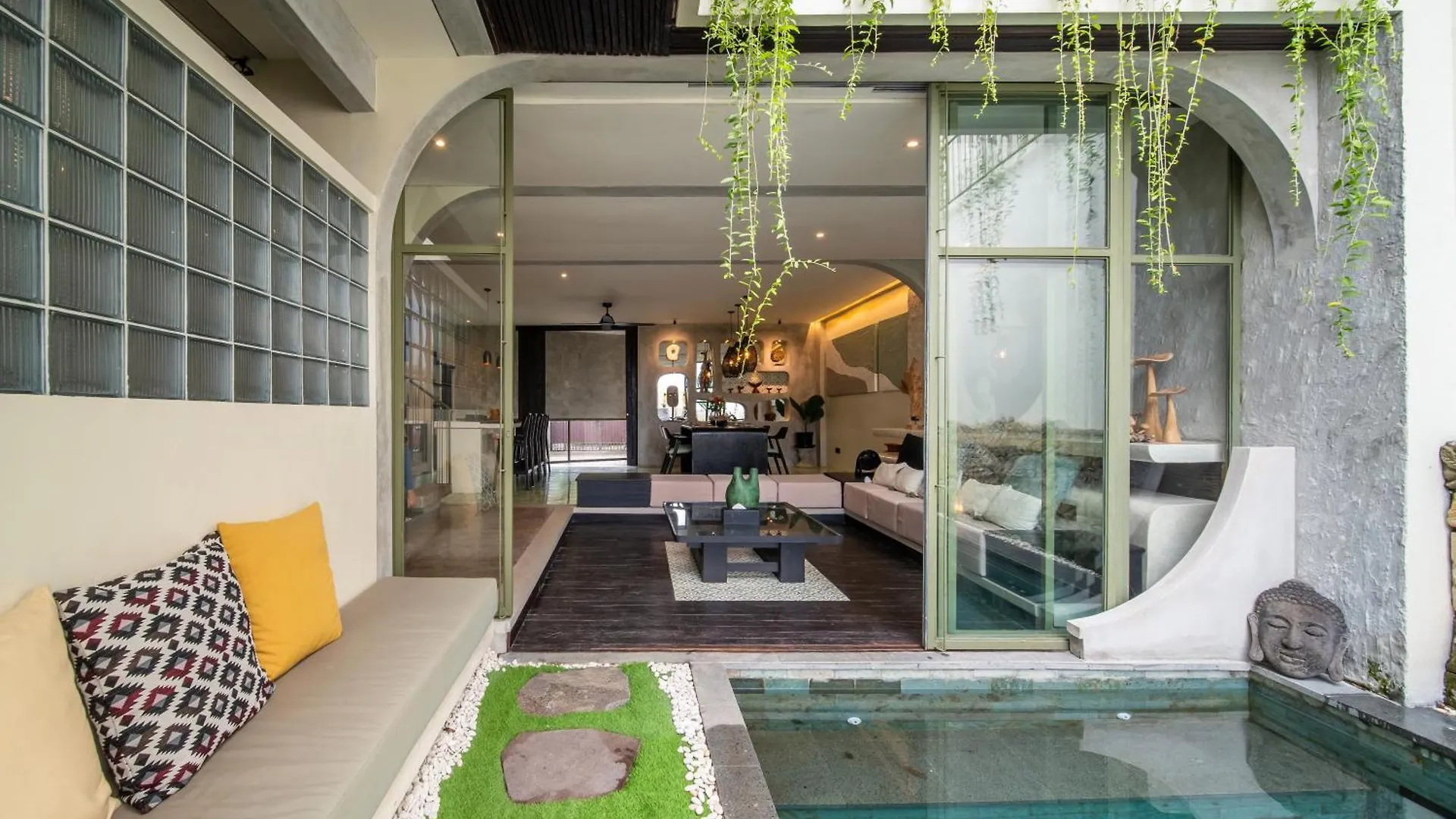 Rooftop Art Villa Ubud