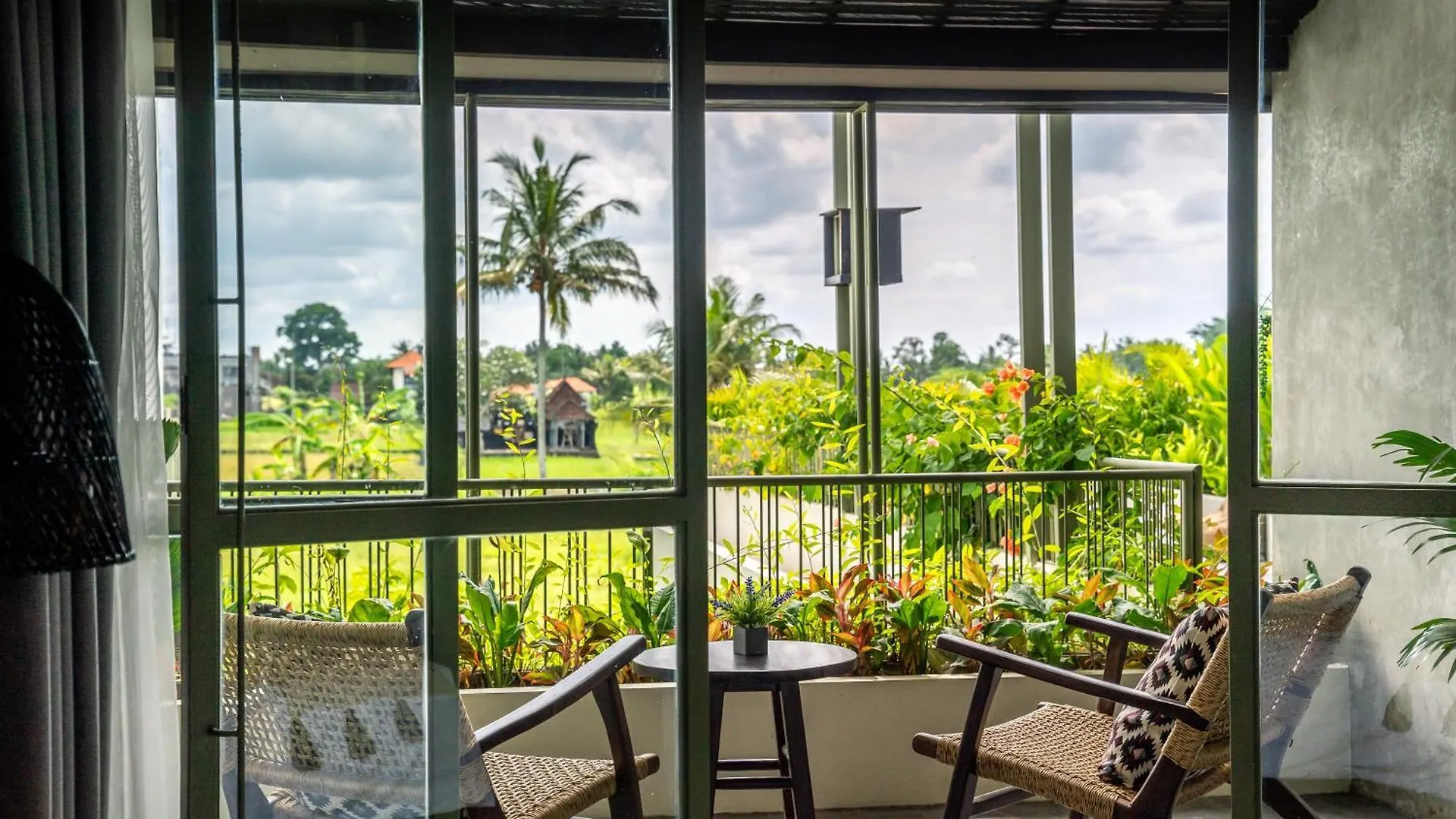 Rooftop Art Villa Ubud