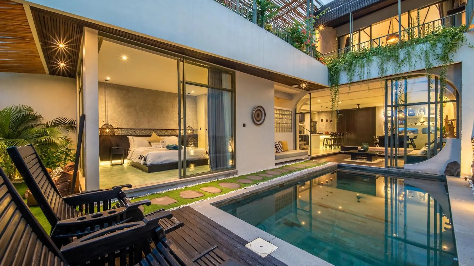 Rooftop Art Villa Ubud