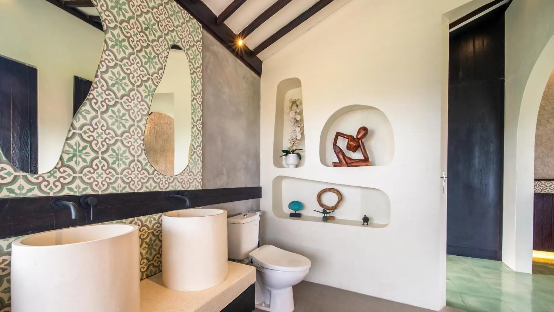 Rooftop Art Villa Ubud  Indonesia
