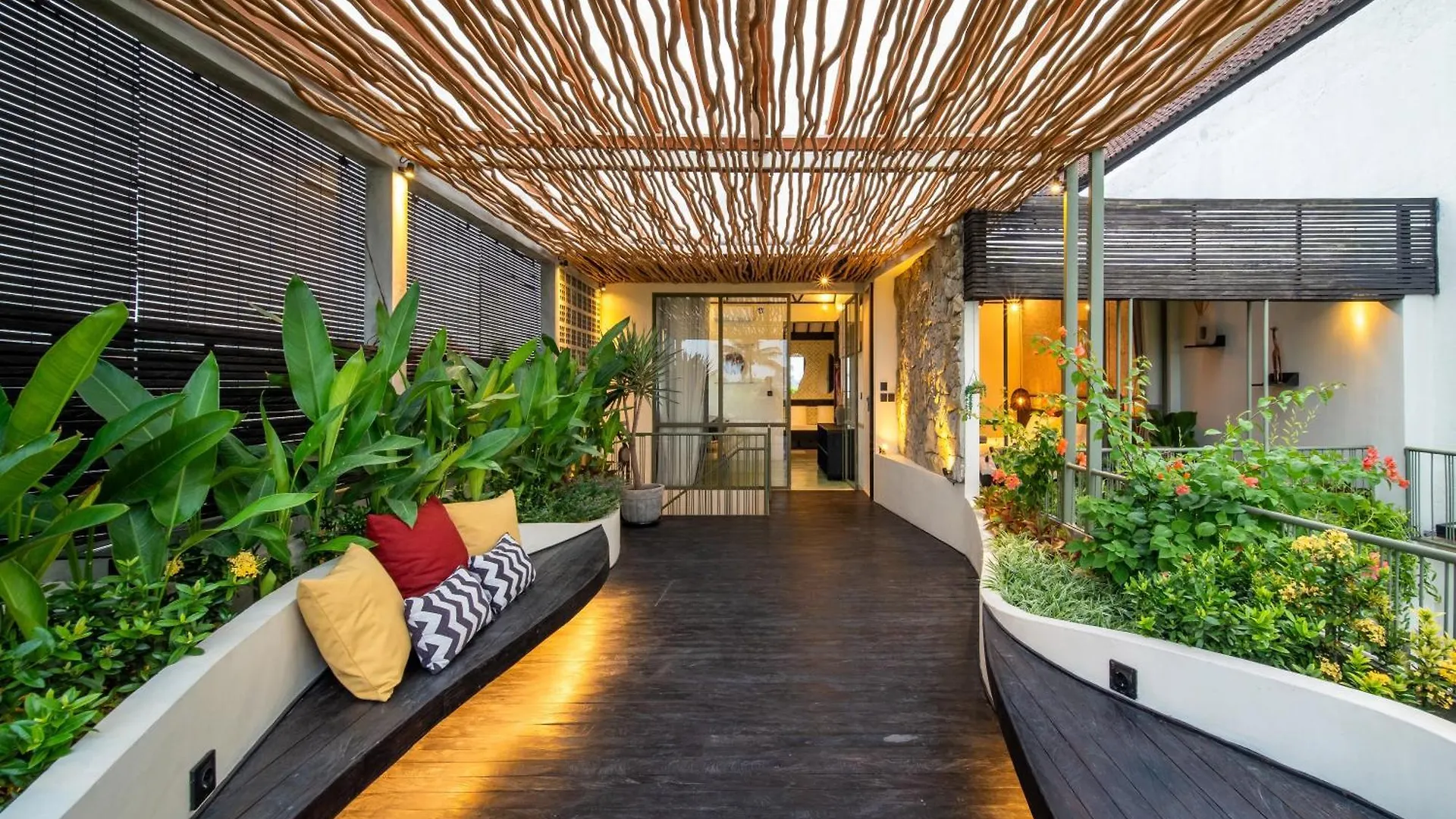 Rooftop Art Villa Ubud