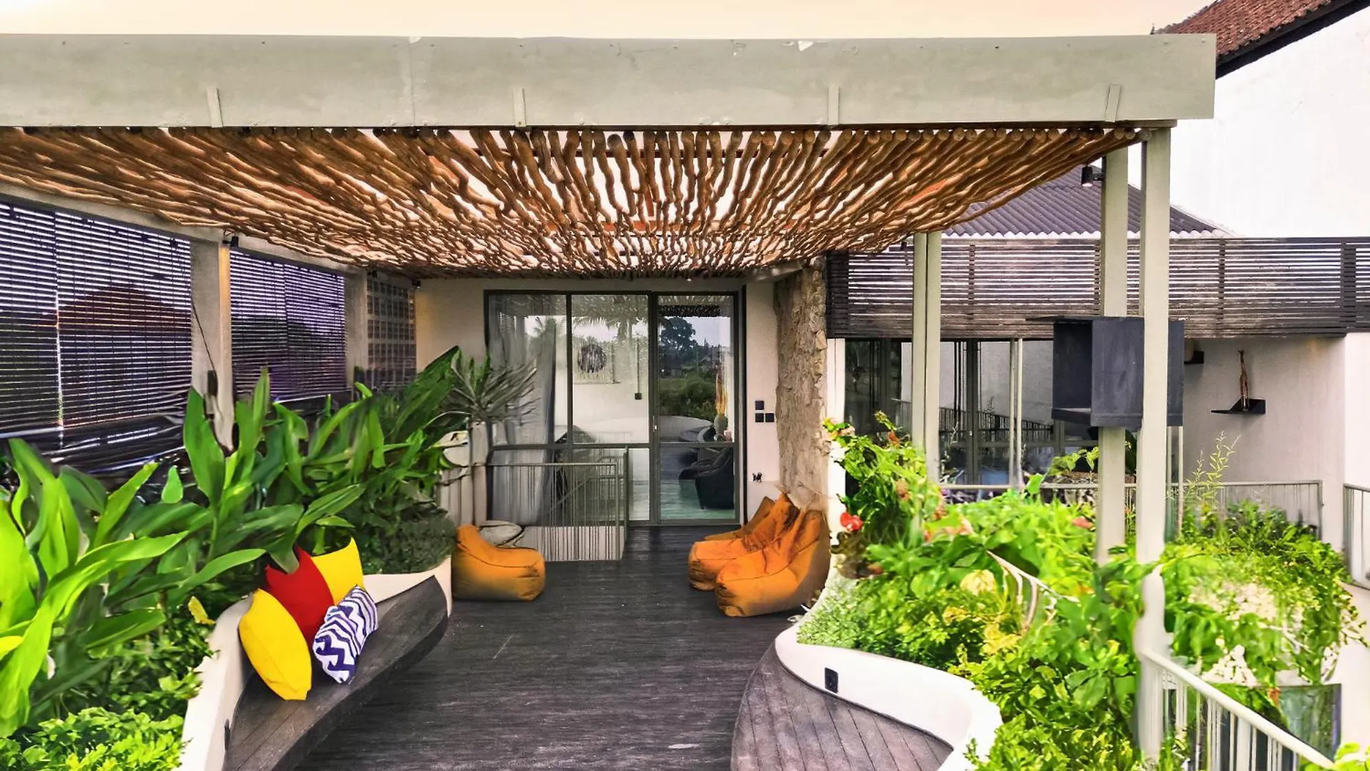 Rooftop Art Villa Ubud