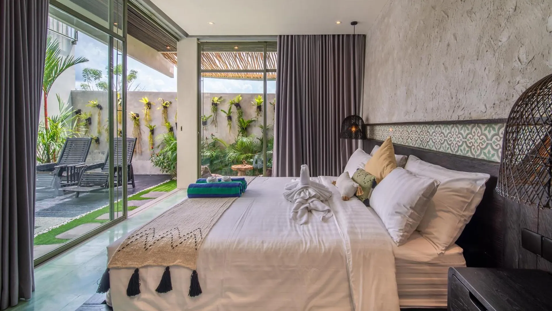 Rooftop Art Villa Ubud